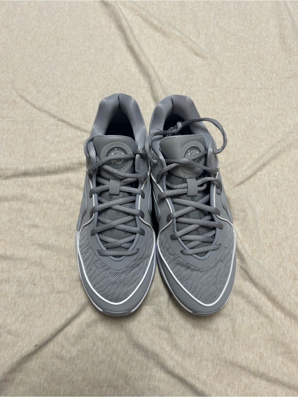 NWOT Nike KD 16s Wolf Grey Kevin Durant Sport Basketball Nike Air Zoom
